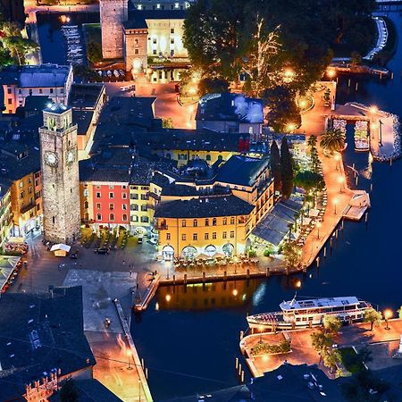 Villa Mimosa - Appartamento 1 - Happy Rentals Desenzano del Garda Luaran gambar