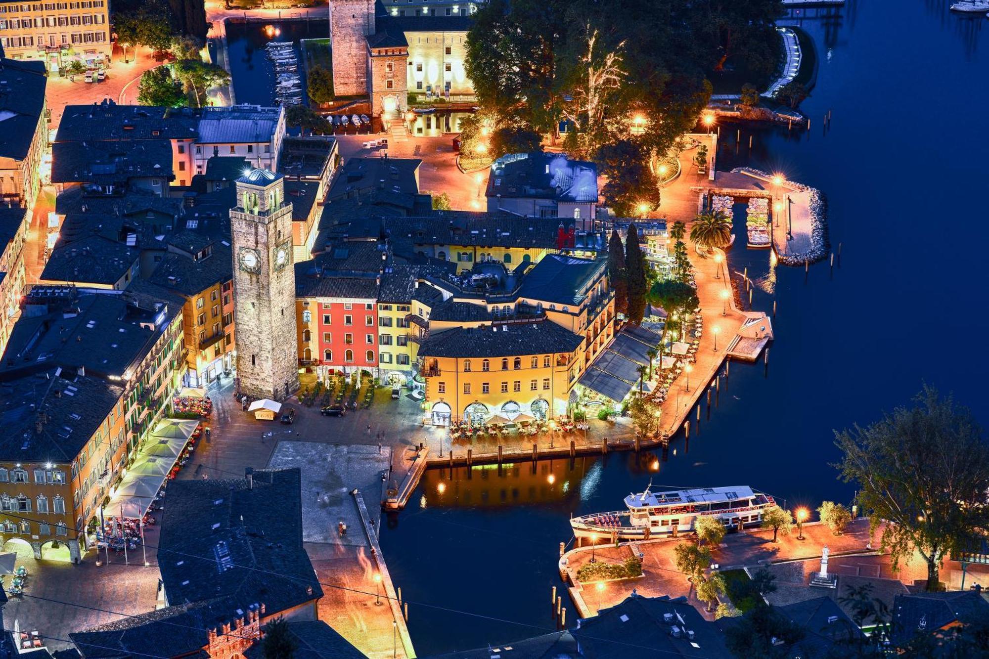 Villa Mimosa - Appartamento 1 - Happy Rentals Desenzano del Garda Luaran gambar