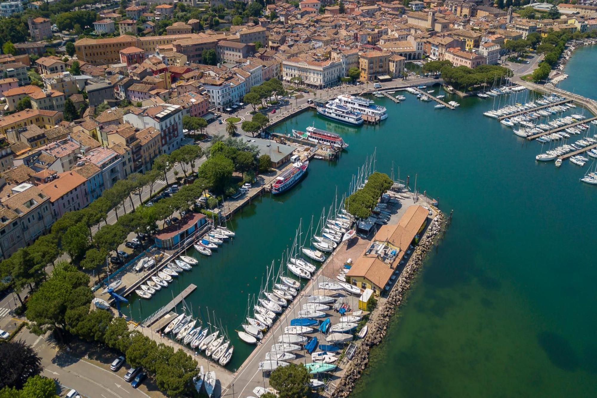Villa Mimosa - Appartamento 1 - Happy Rentals Desenzano del Garda Luaran gambar