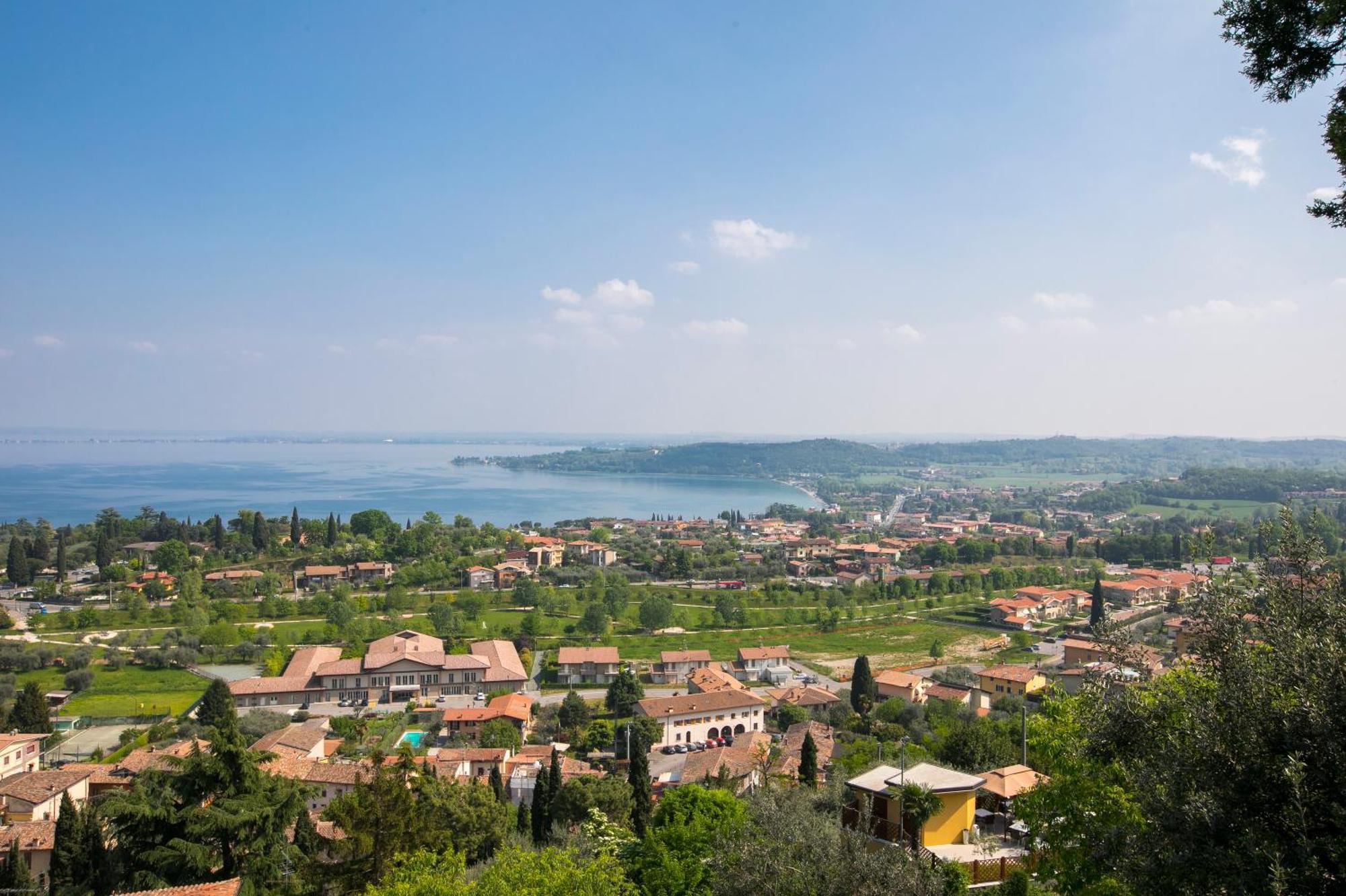 Villa Mimosa - Appartamento 1 - Happy Rentals Desenzano del Garda Luaran gambar